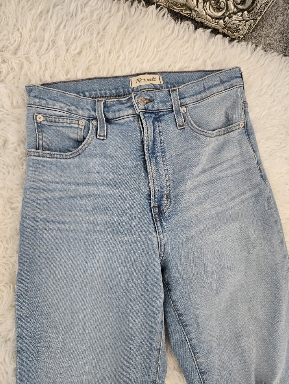 Madewell The Perfect Vintage Straight Jean: Knee-Rip Edition. Size 28. - Picture 2 of 11